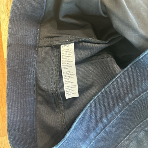 SPANX® Jean‑ish®Ankle Leggings Large - Picture 6 of 6